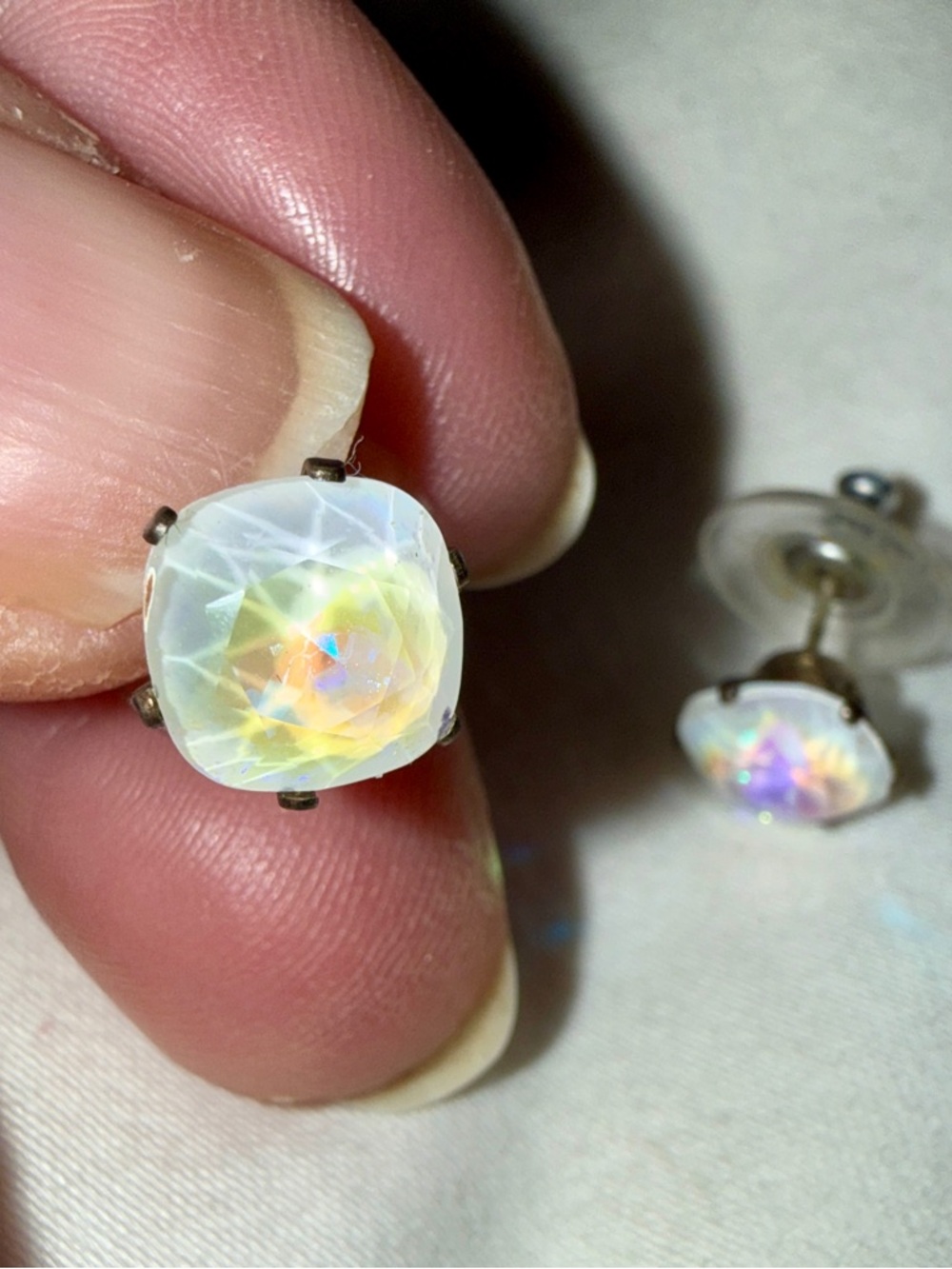 Iridescent White Cushion-Style Stud Earrings - Women Jewelry